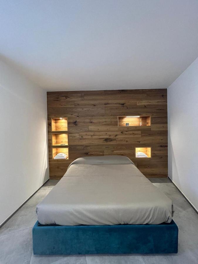 J. Apartment *